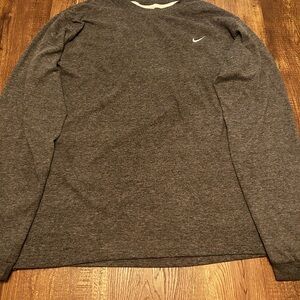 Nike Men's Gray Long Sleeve Shirt
